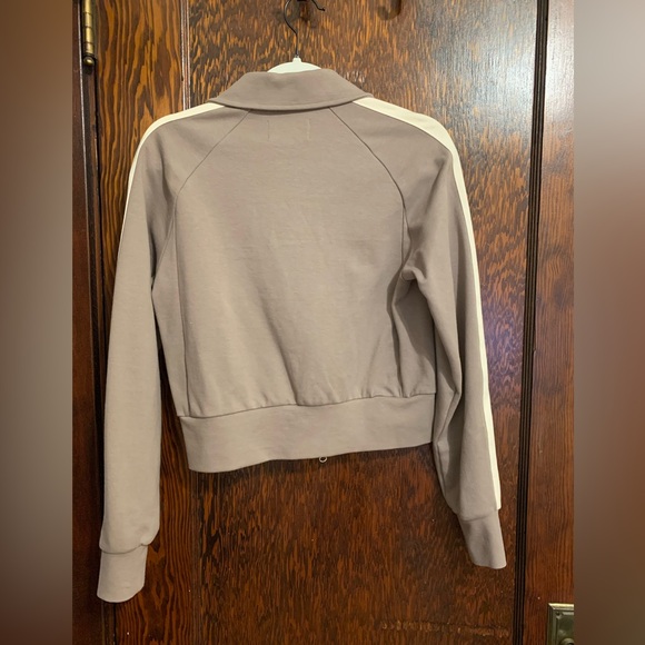 Everlane sweatshirt - Picture 2 of 3